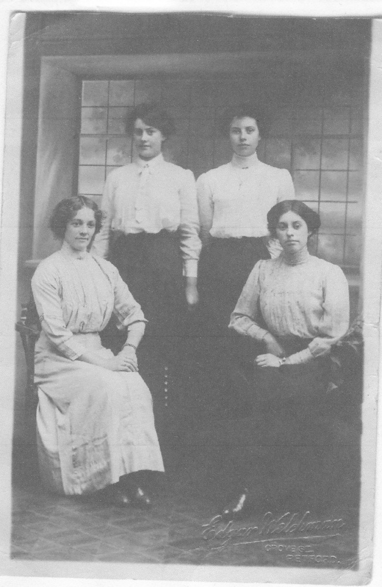 Ruth, Catherine, Rose and Agnes Jollands (2)