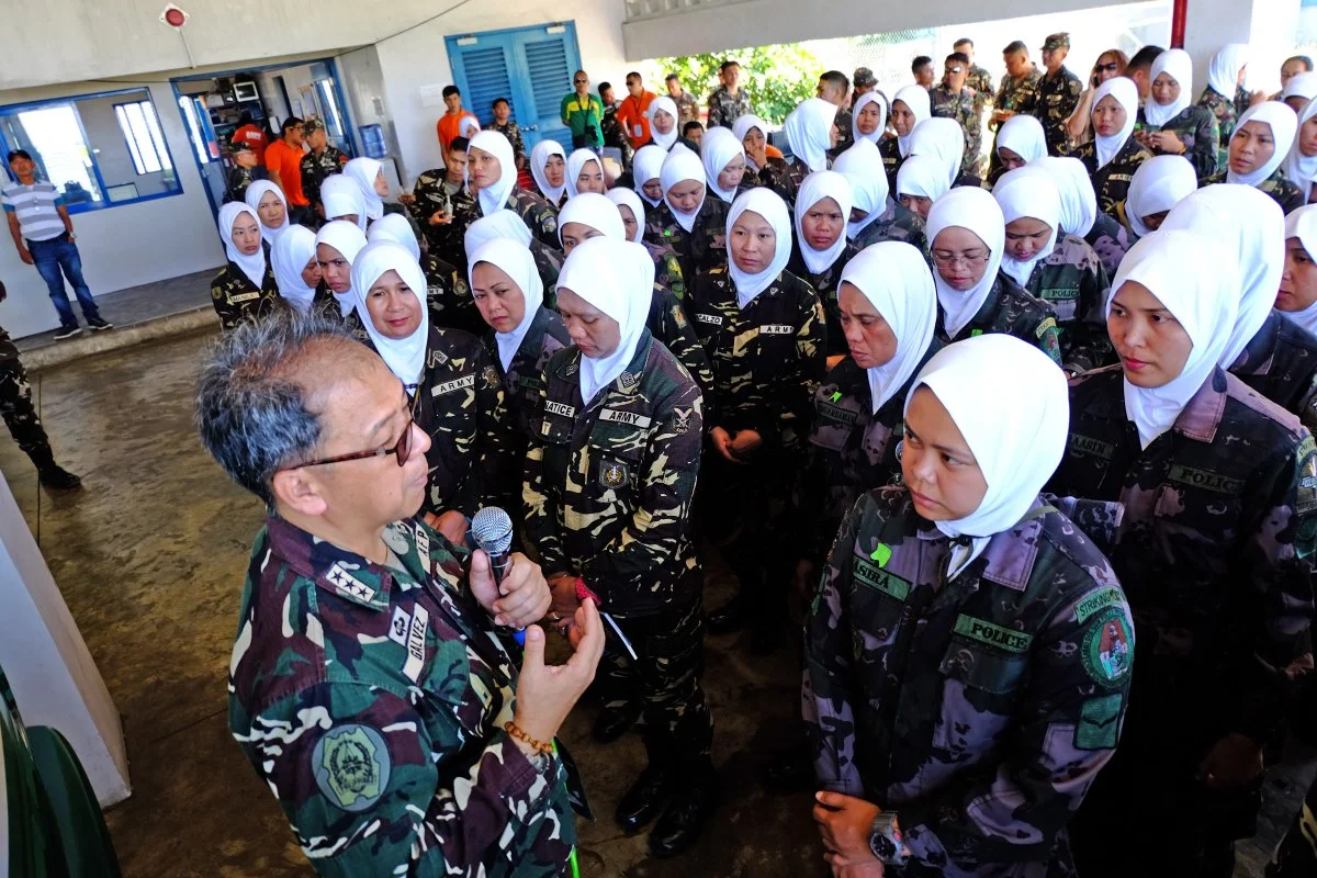 102-all-women-AFP-PNP-contingent-Marawi-City-august-29-2017-001.webp