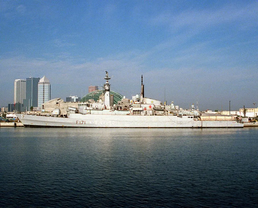 1024px-HMS_Active_%28F171%29_at_Tampa_Bay_in_1994.webp