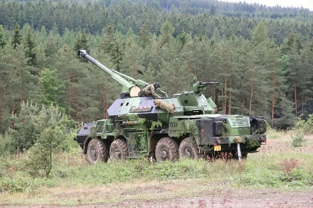 12-samohybna-kanonova-houfnice-152mm-shkh-vz--77.webp