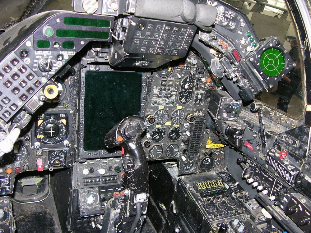 1280px-Cockpit_of_Jaguar_GR.3A.jpg
