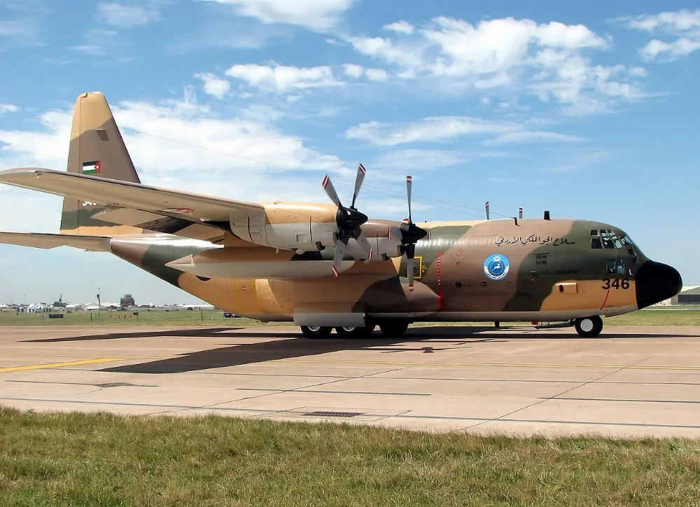 1280px-Hercules.c-130h.royaljordaf.346.arp.webp