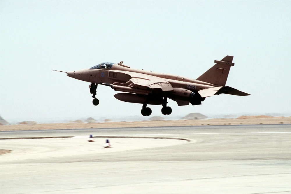 1280px-JaguarGR1_41Sqn_Gulf1991.webp