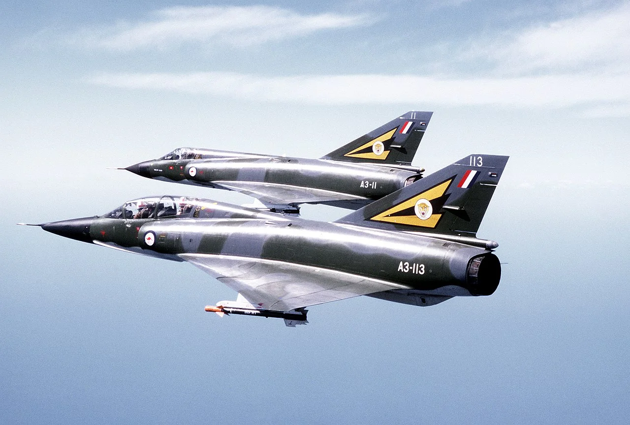 1280px-Two_Mirage_III_of_the_Royal_Australian_Air_Force_1.webp