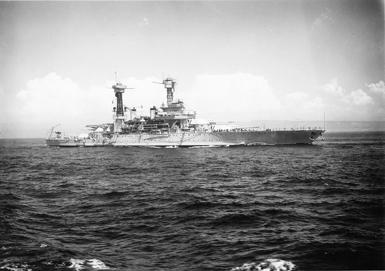 1280px-USS_California_%28BB-44%29_-_NH_61483.webp
