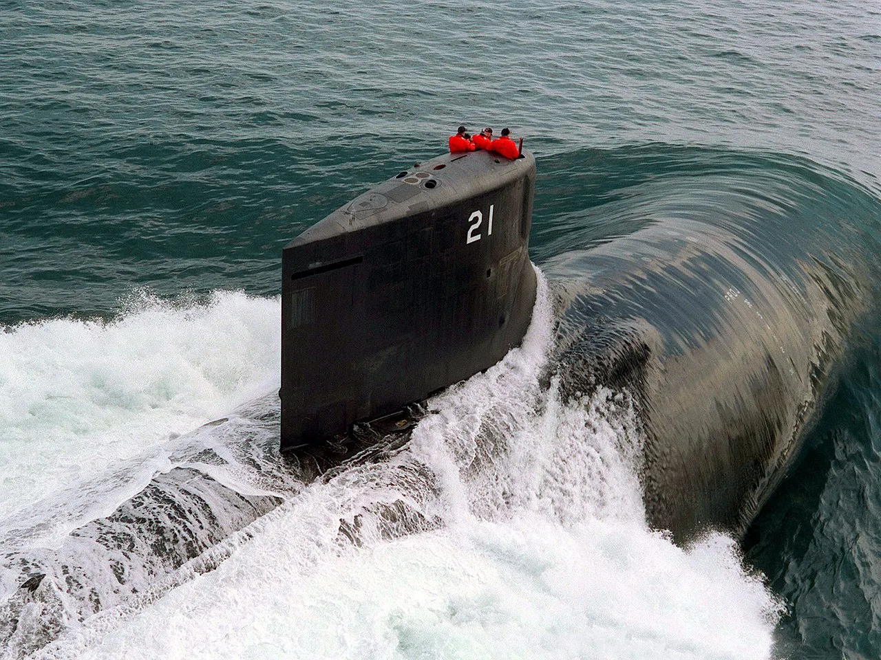 1280px-USS_Seawolf_%28SSN-21%29_%2820679202313%29.webp