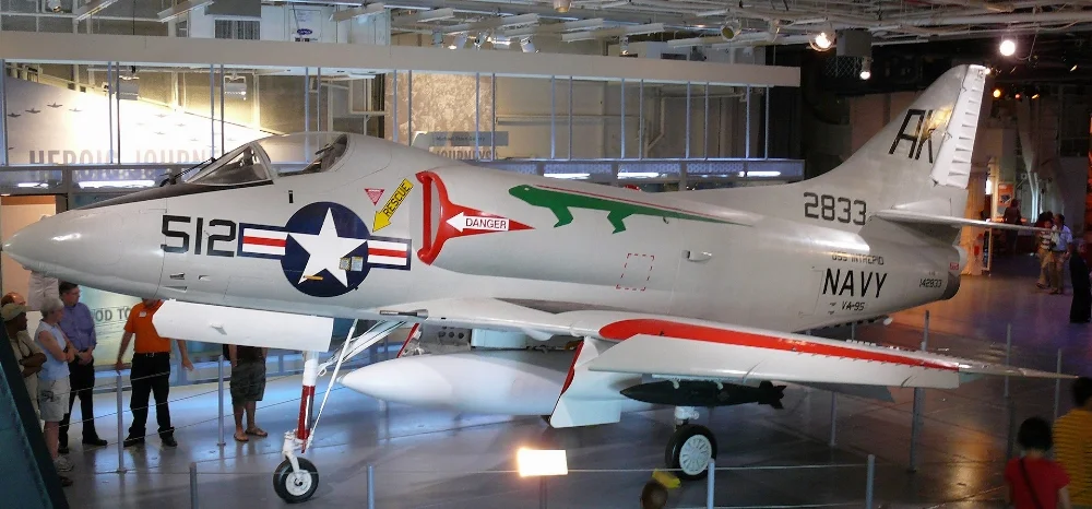 1920px-Douglas_A4_Skyhawk_3.webp