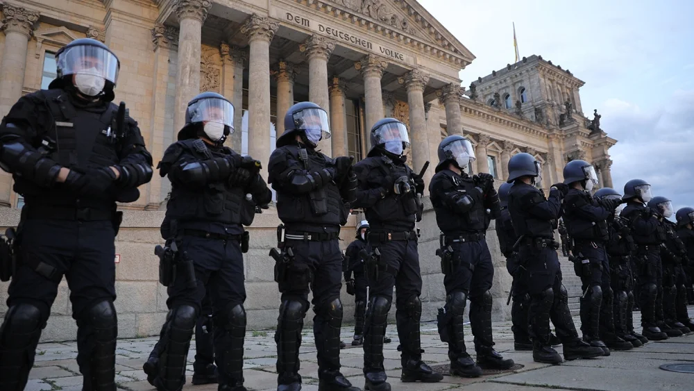 201204-German%20Police-GettyImages-1228257071.jpg.webp