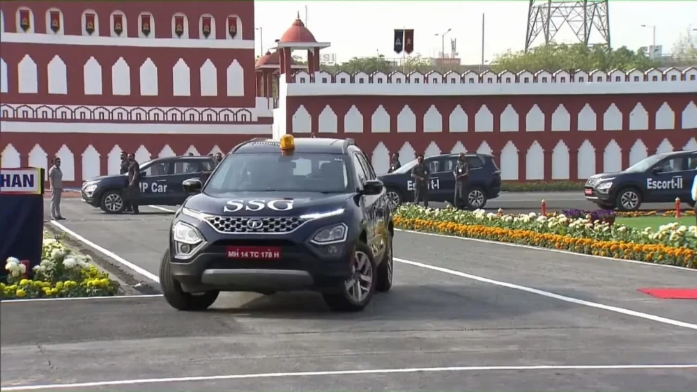 2021-Tata-Safari-CISF-Raising-Day-Parade-2.webp