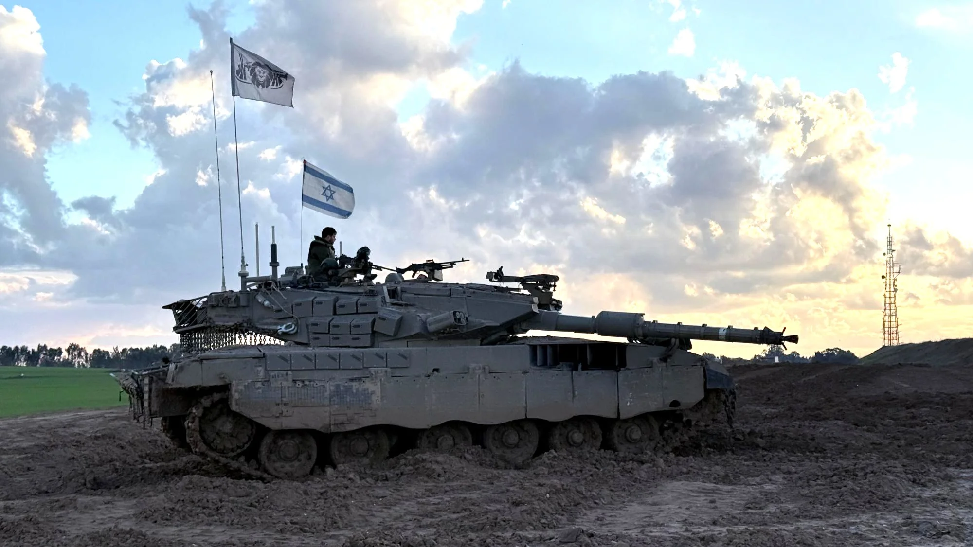 2505-hitami-ecchr-israel-tank-503930621.webp