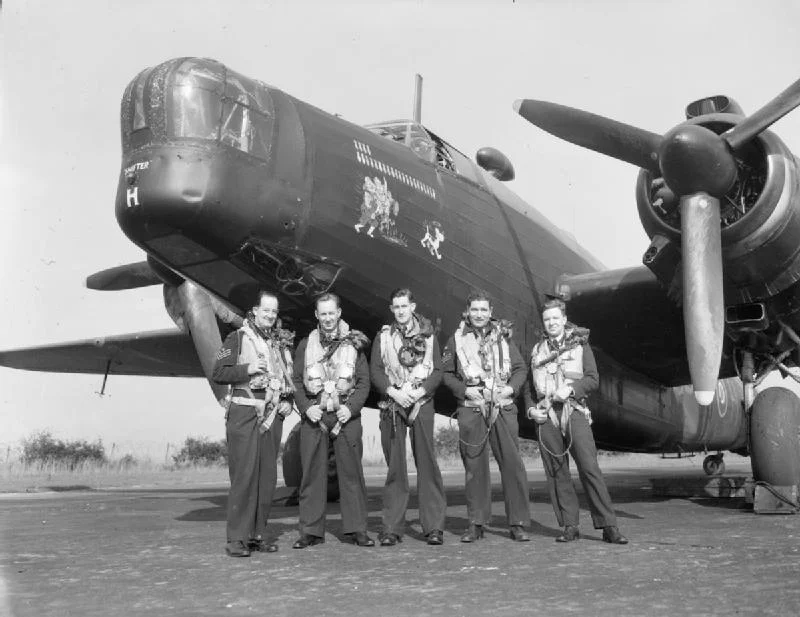 466_Squadron_Wellington_crew_RAF_Leconfield_1943_IWM_CH_11173.jpg