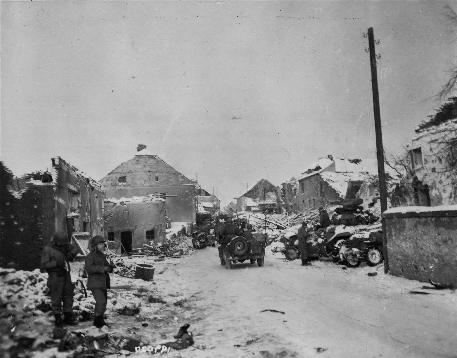 6th Cavalry Group Liberates Ischpelt, Luxembourg 1945.webp