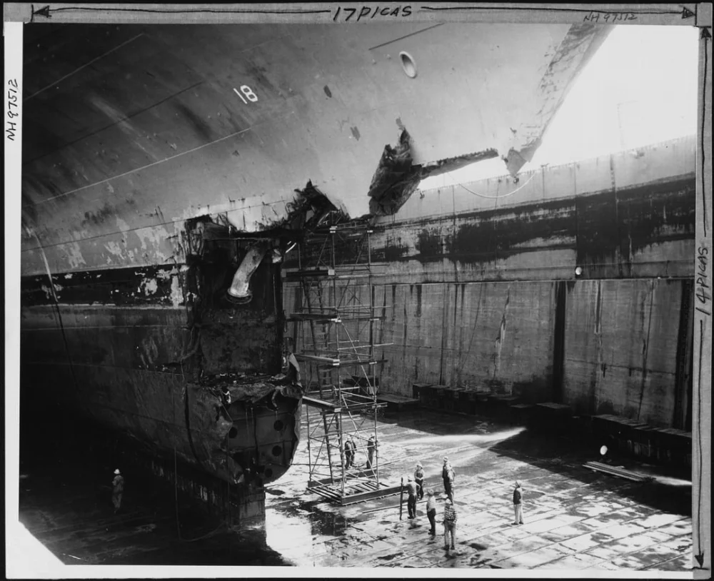 8-damage-to-the-carriers-bow-from-v0-m2qv93je3a9d1.webp