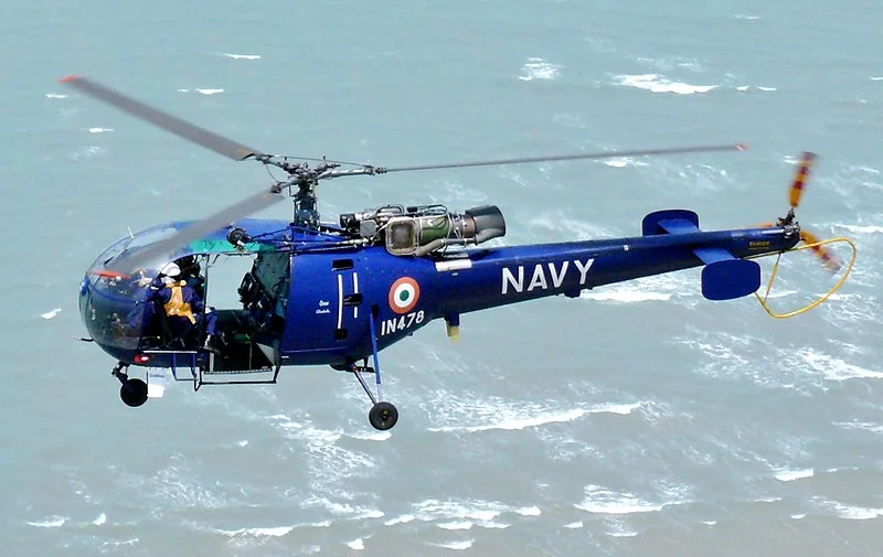 800px-Indian_Navy_Chetak_flying_(cropped).webp