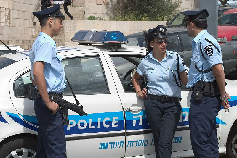 800px-Israel_police_officers.webp