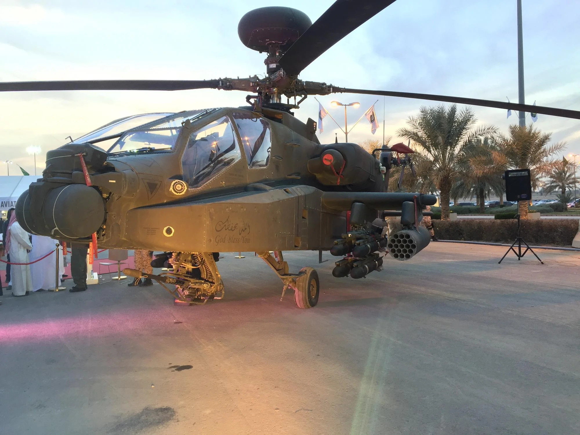 81978_31_saudi_arabian_national_guard_ah64_apache_my_trip_to_aljenadriyah_32_686303.webp