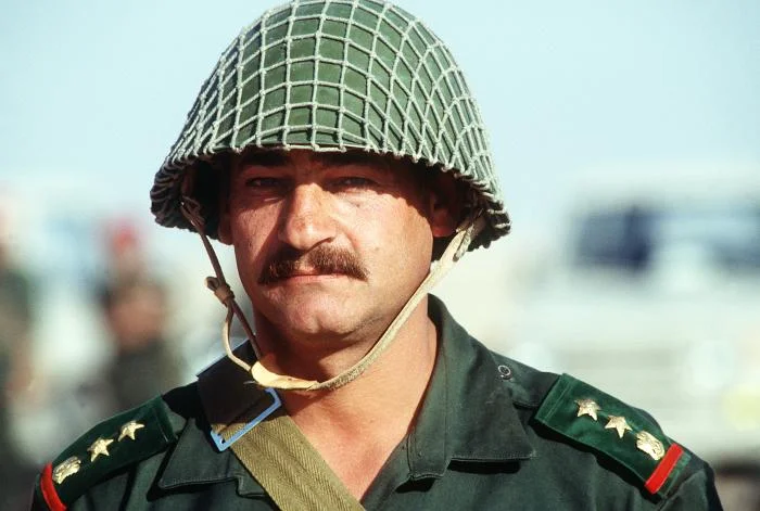 A_Syrian_army_officer_during_the_Gulf_War.webp