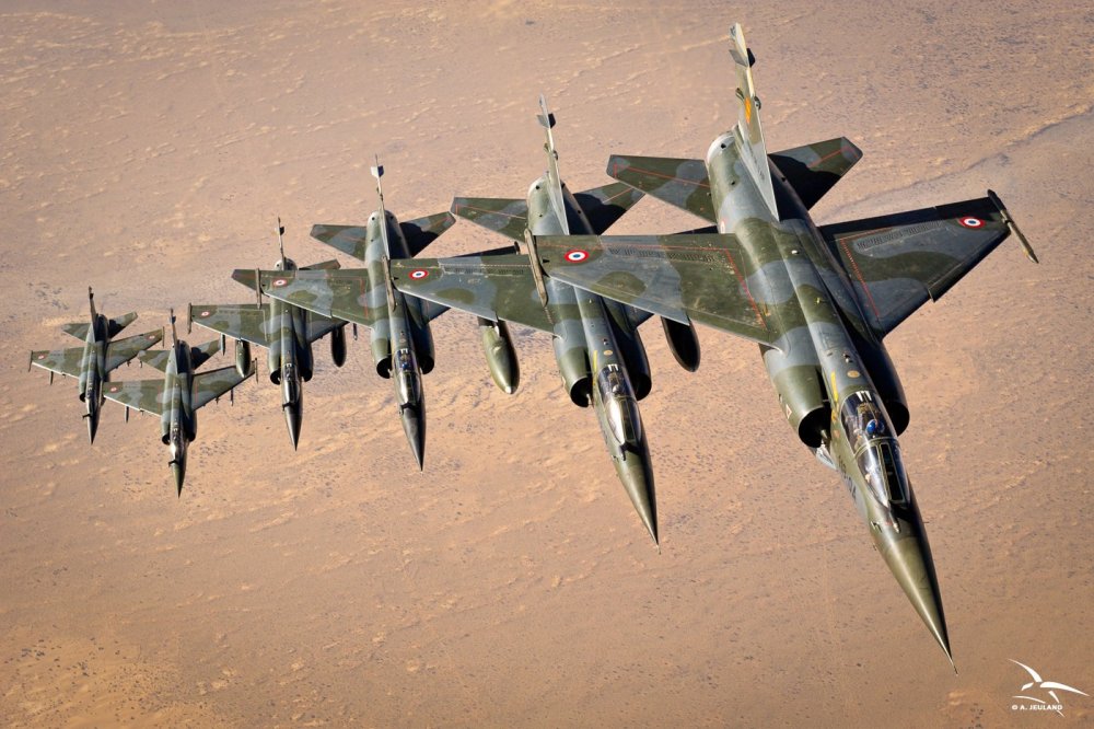 AdA Mirage F1 during flight from istres to N'Djamena (~2012).jpg