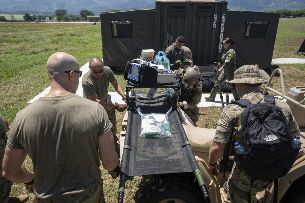 aeromedical-evacuation-training-21.jpg