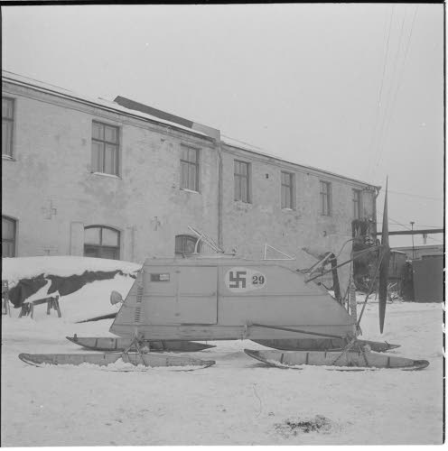 Aerosled near Aanislinna in February 1944 03.jpg