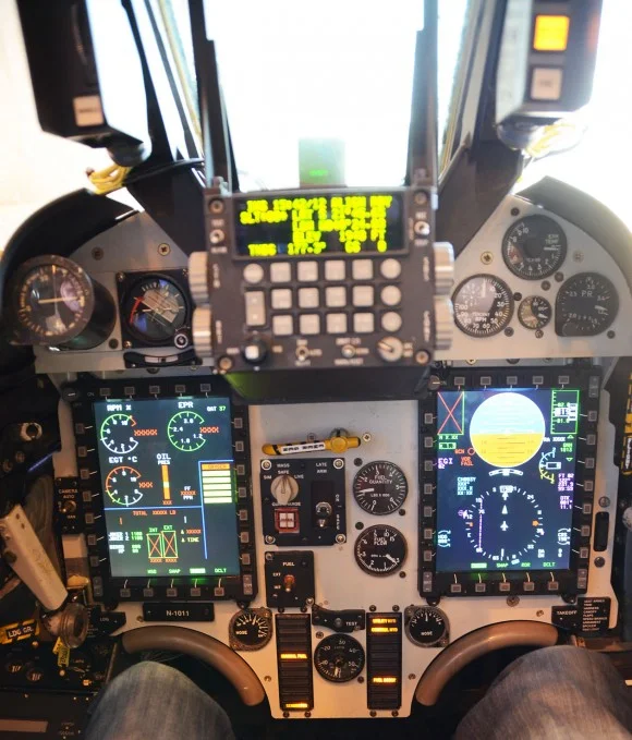 AF-1M-Cockpit-580x679.jpg