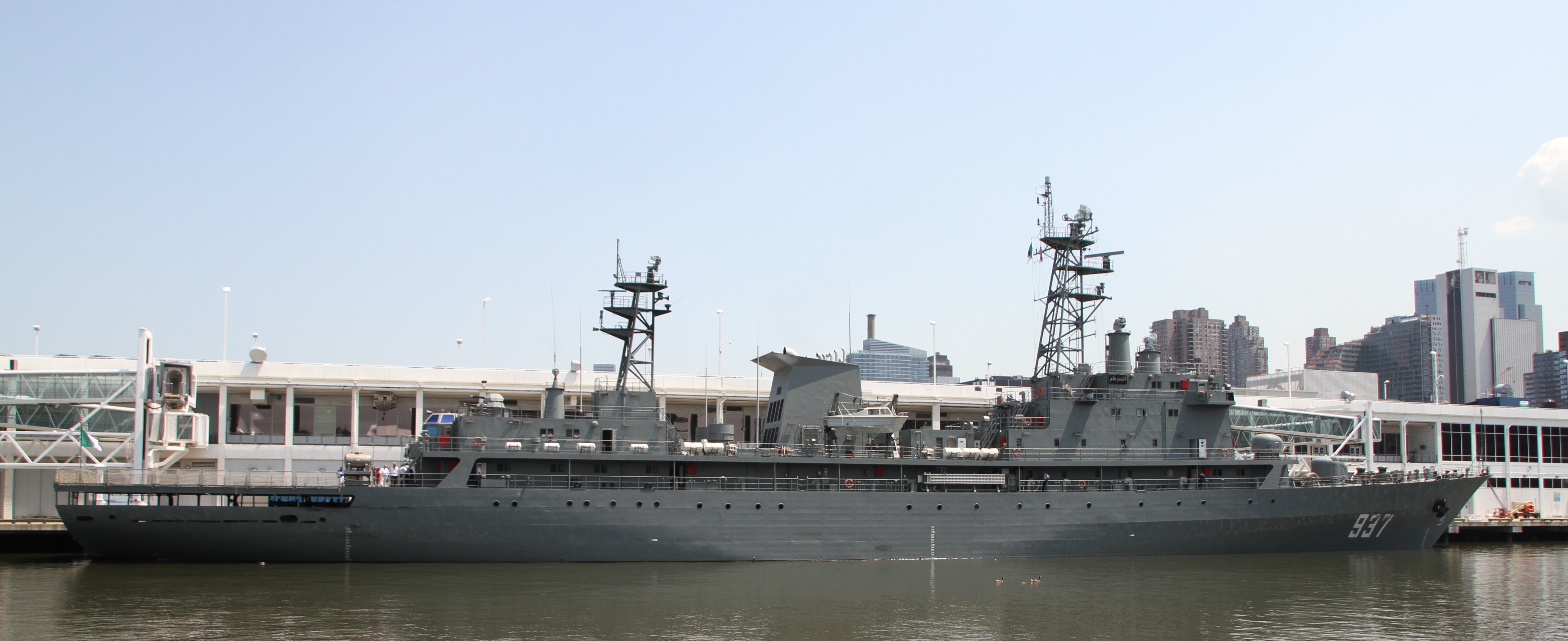 Algerie_Navy_training_Ship_Soumman_in_New_York_City_IMG_2082.JPG