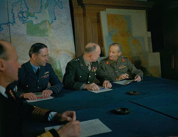 Allied-Supreme-Command-in-conference.jpg