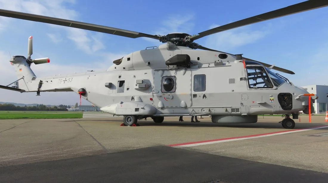 Am-24-Oktober-2019-wurde-der-erste-Sea-Lion-fuer-die-Marineflieger-an-das-Beschaffungsamt-berg...jpg