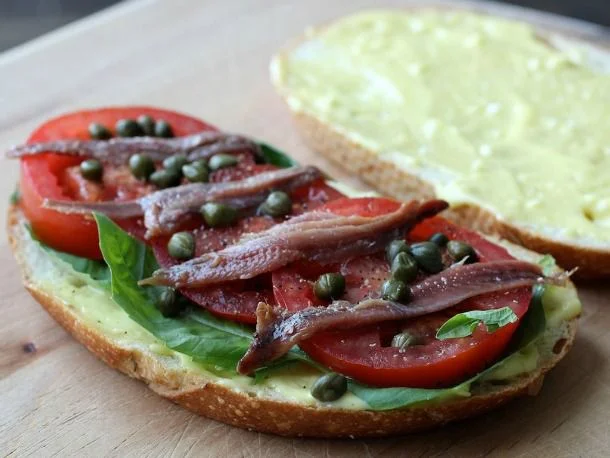 anchovy-basil-tomato-sandwiches-with-garlic-aioli.webp