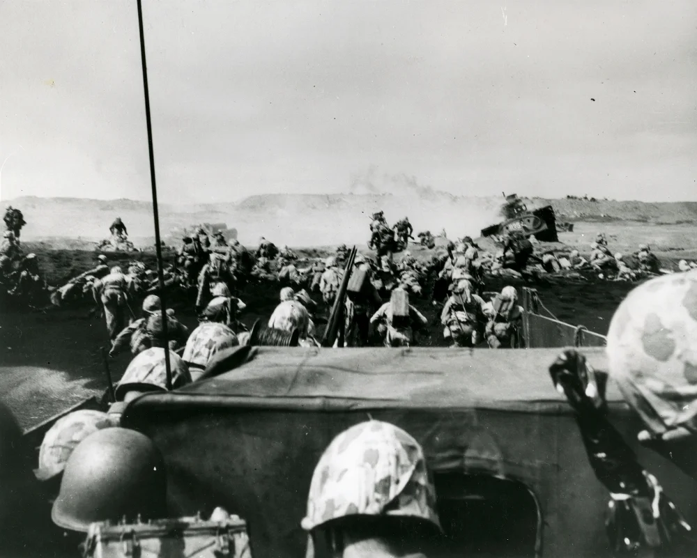 anding-US-4th-Marine-Division-Iwo-February-19-1945.webp