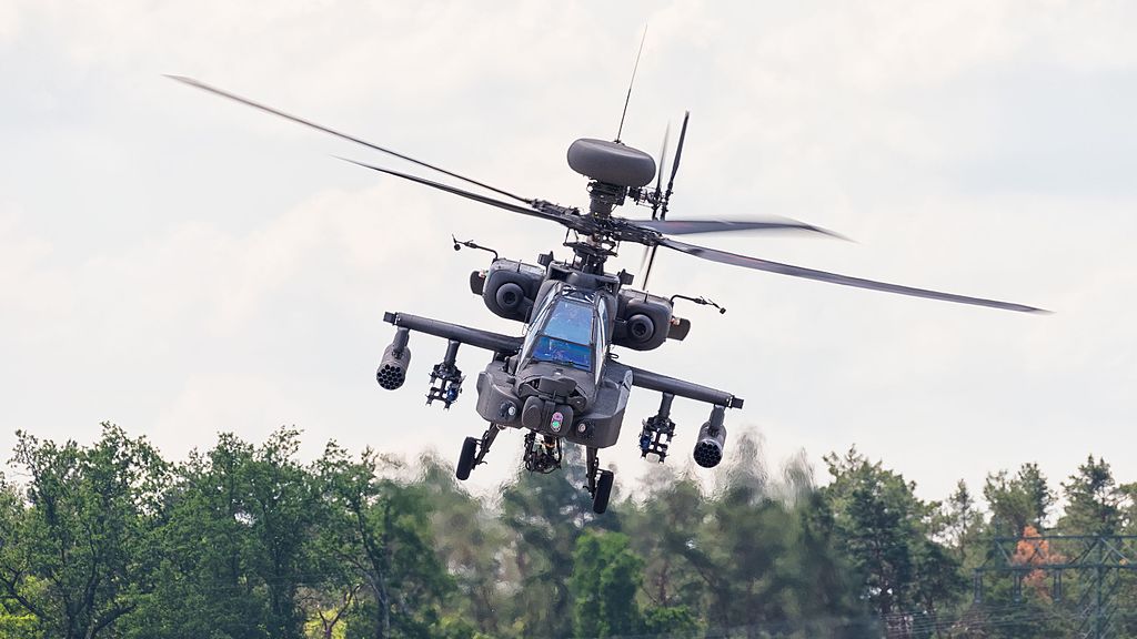 Apache AH Mk 1 (10).jpg
