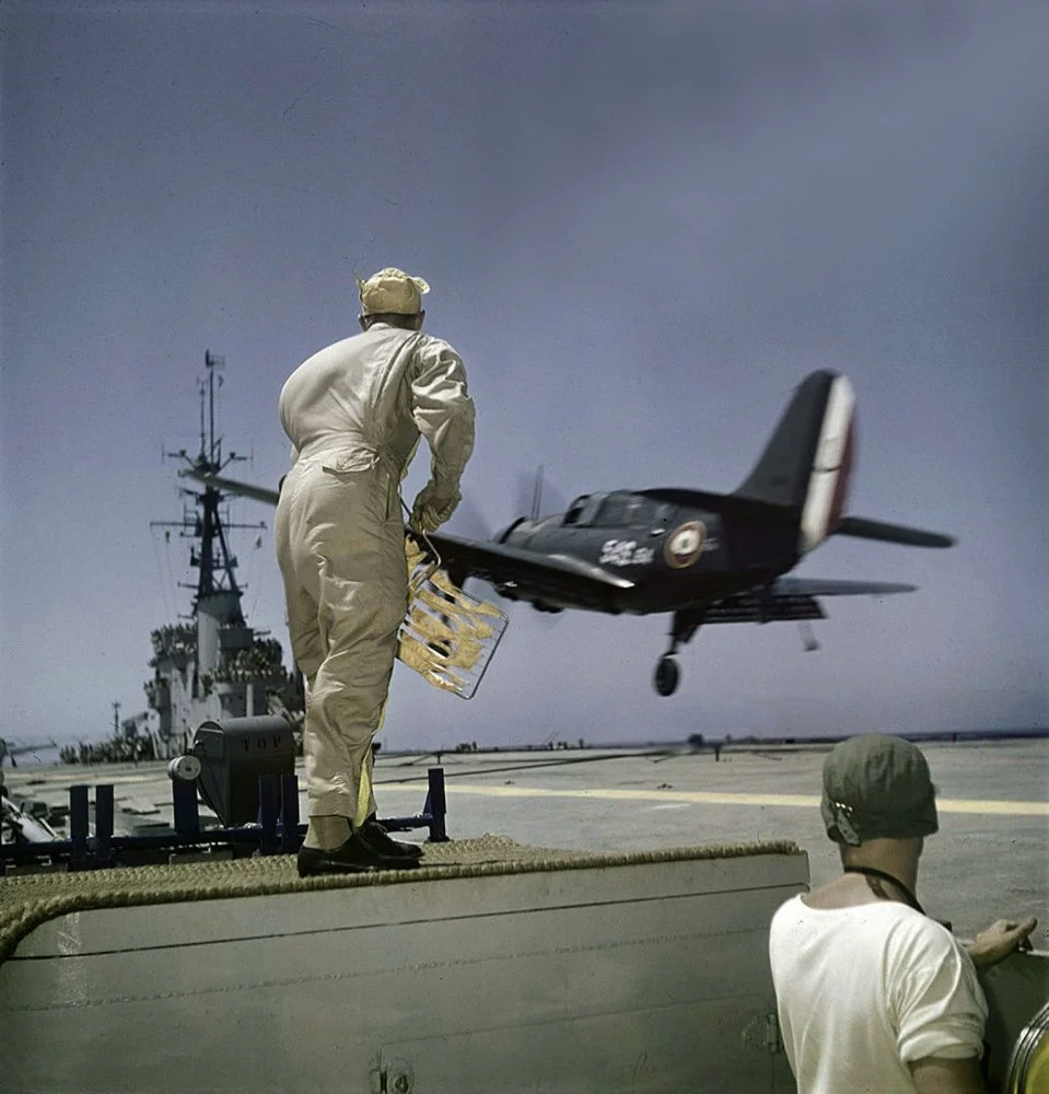 Arromanches (R95) with SBC landing (June 1950).webp