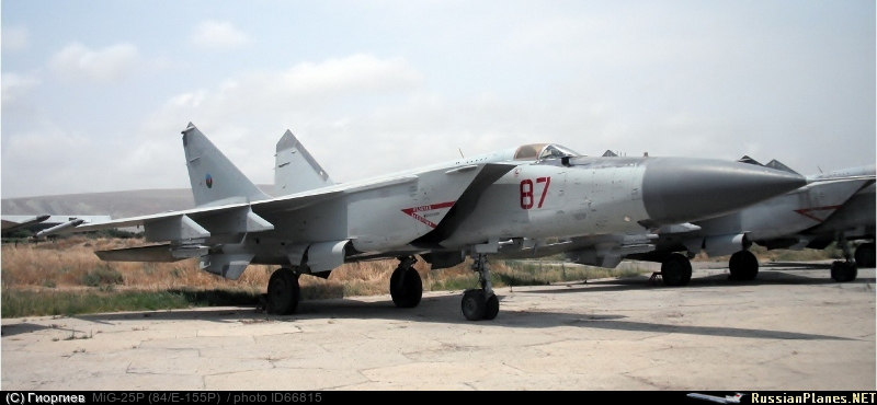 Azerbaijan MiG-25P (87 red) at Nasosnaya AB (10 May 2010).jpg
