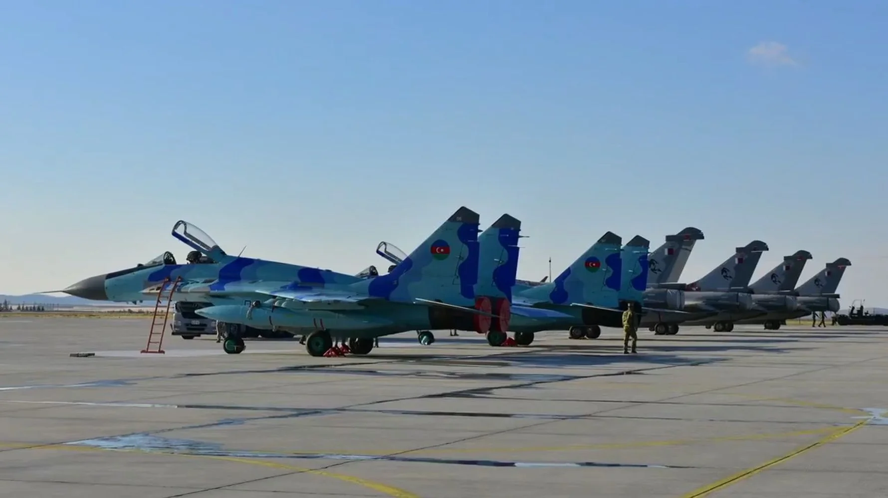 Azerbaijani MiG-29 (9-13) & Qatari Rafale at Konya (2021).webp