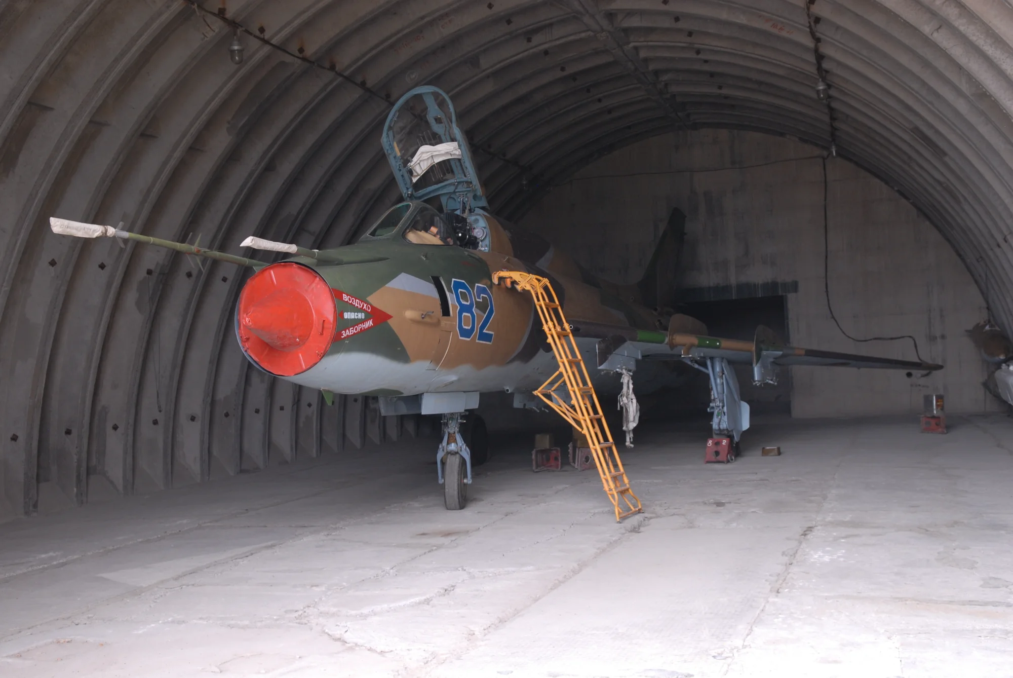 Azerbaijani Su-22M3 (82 blue) in shelter.webp