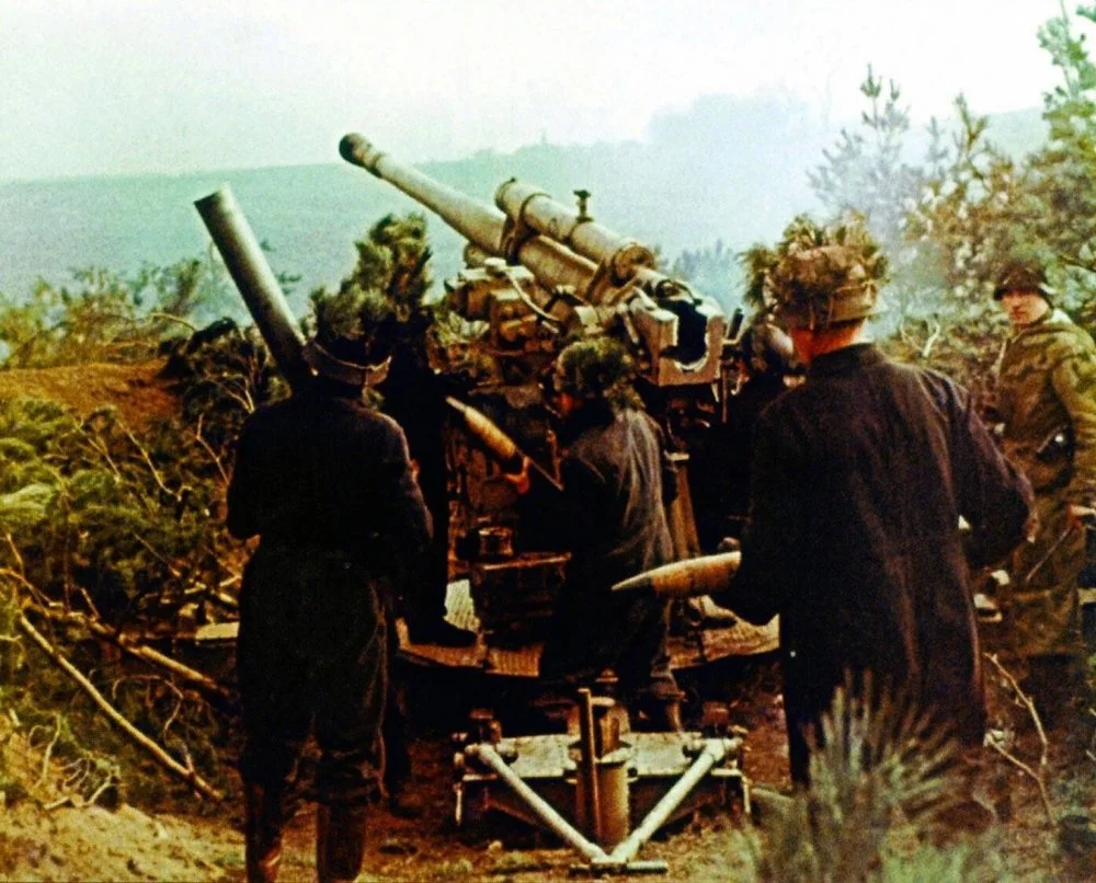 Battle of Berlin - German FlaK M39(r) anti-aircraft gun team.webp