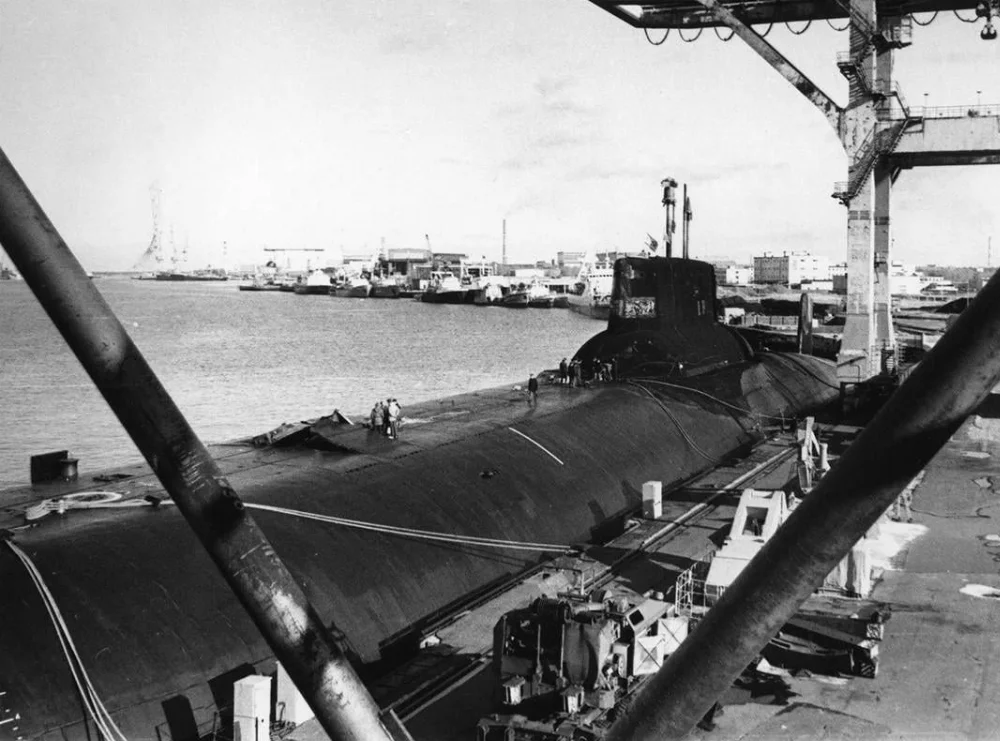 ber-27-1991-during-a-missile-test-v0-j3fndo4ree1d1.webp
