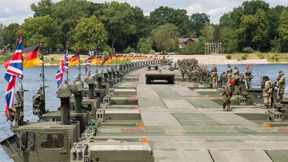 bergepanzer-schwimmschnellbruecke-amphibie-m3.jpeg