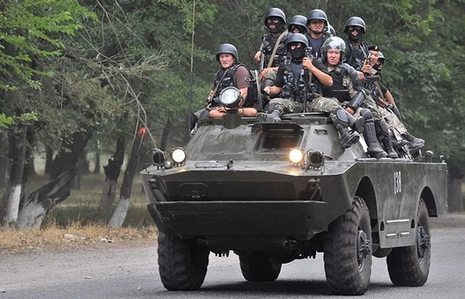 BRDM-2_wheeled_armoured_vehicle_personnel_carrier_Kyrgyztan_Kyrgyz_army_001.webp