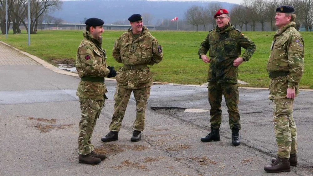 brigadier-jason-rhodes-oberstleutnant-stefan-klein.webp