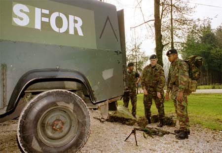 BRITISH SOLDIERS in bosnia.jpg