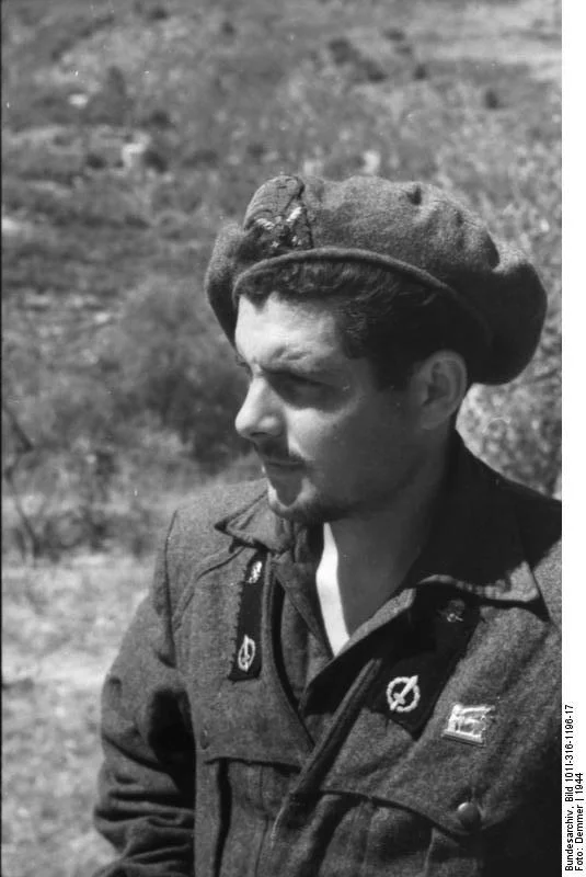 Bundesarchiv_Bild_101I-316-1196-17,_Italien,_italienischer_Soldat.webp