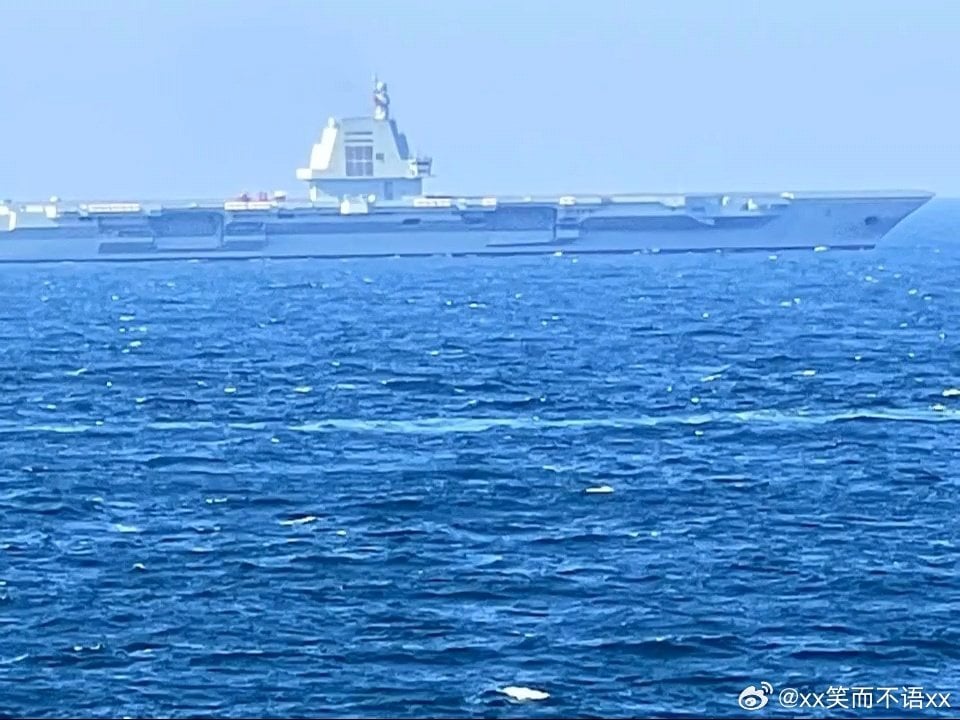carrier-undergoing-sea-trials-v0-6039x8sl08yc1-jpg.jpg