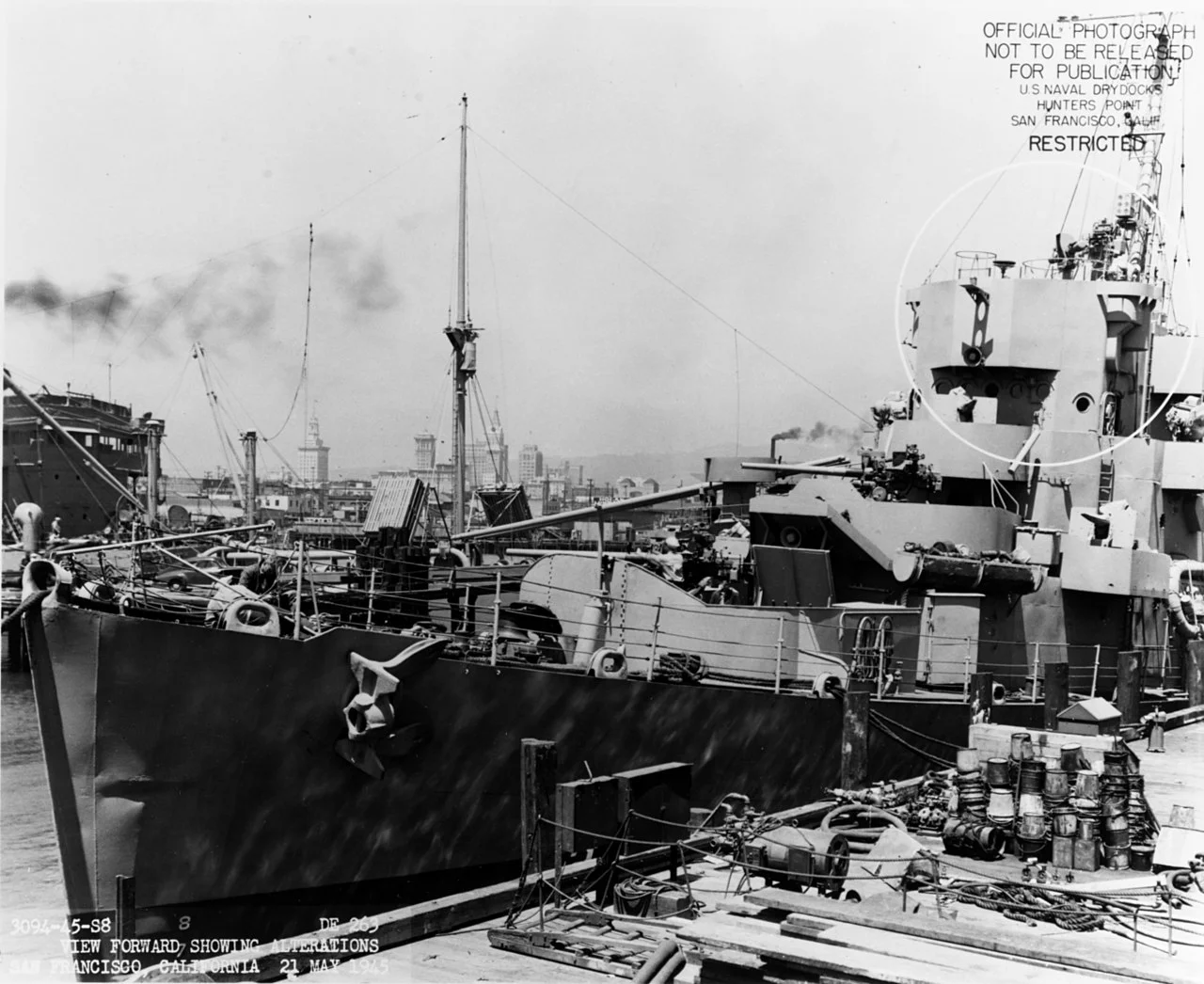 cisco_Naval_Shipyard_on_21_May_1945_%28NH_91593%29.webp