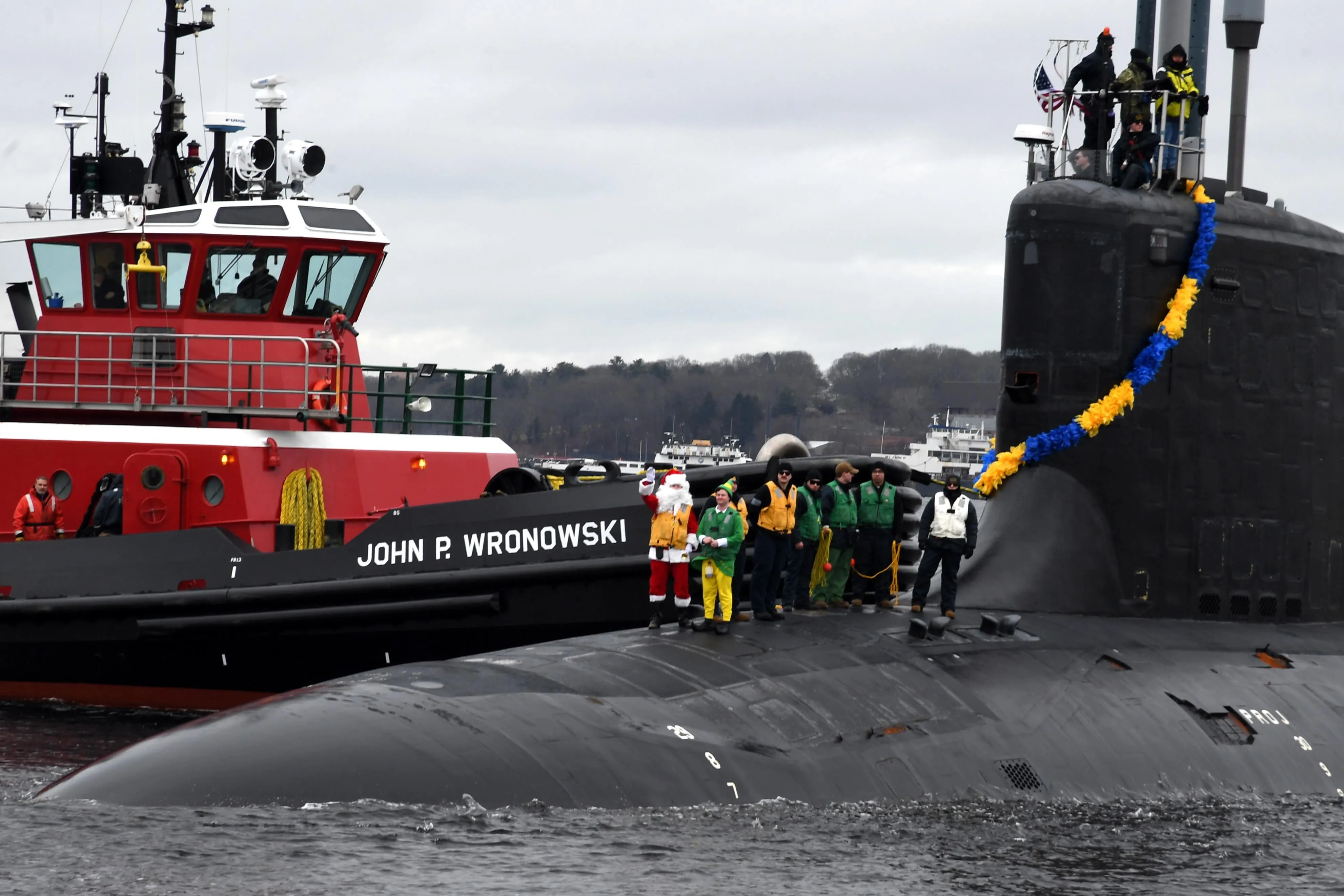 -class-submarine-uss-virginia-ssn-v0-18gpar8wq58e1.webp