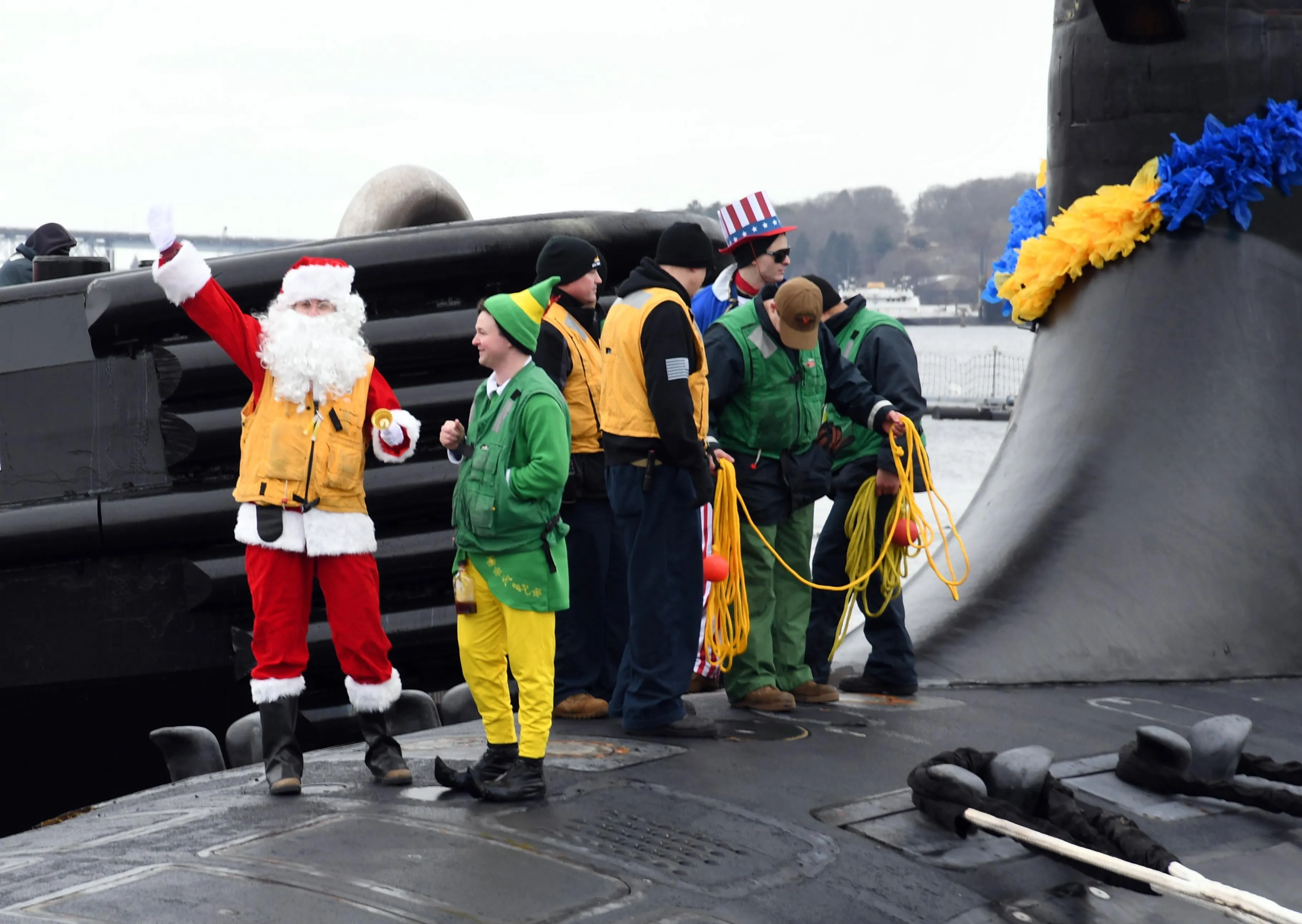 -class-submarine-uss-virginia-ssn-v0-d9y9cvewq58e1.webp