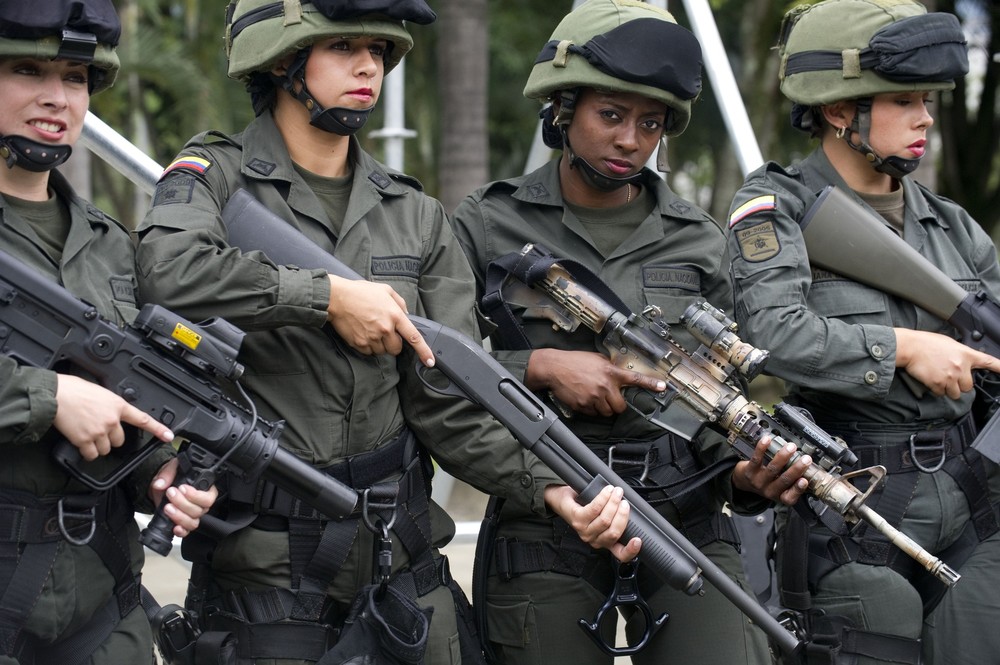 Colombian-female-police1.jpg