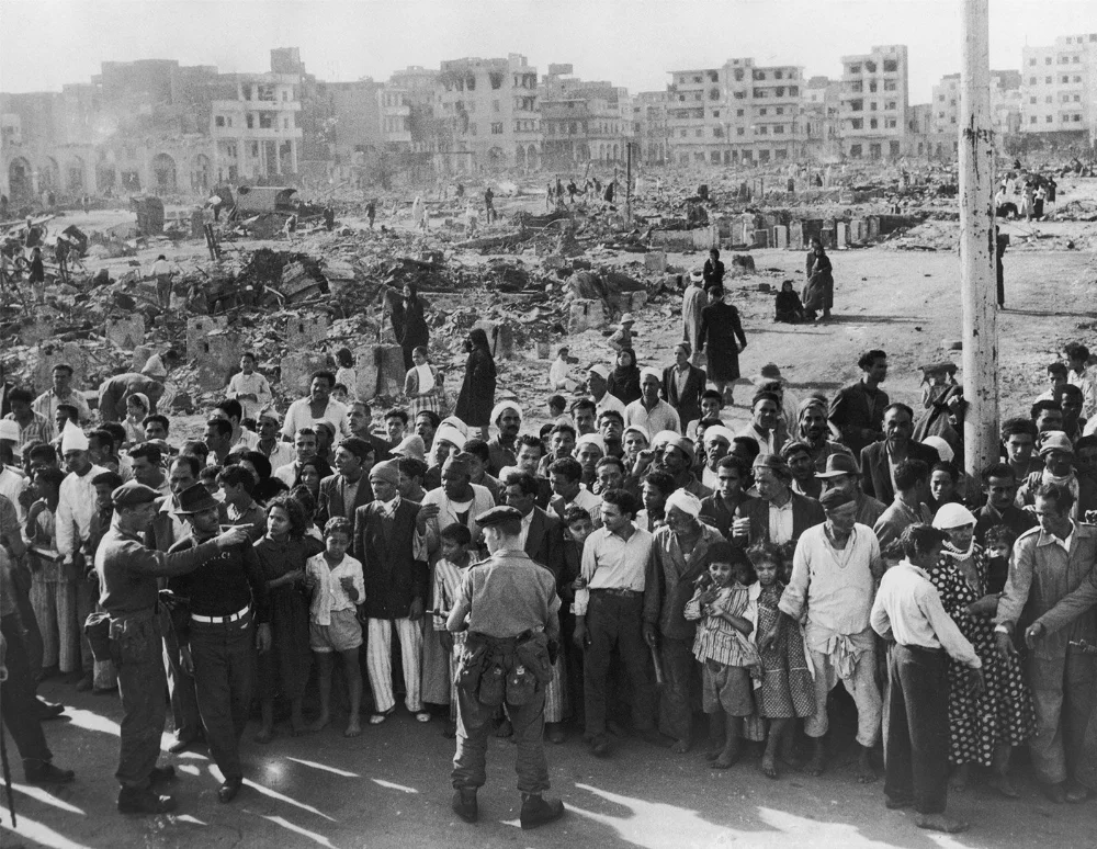 crowd-Port-Said-Egypt-Suez-Crisis-November-12-1956.webp