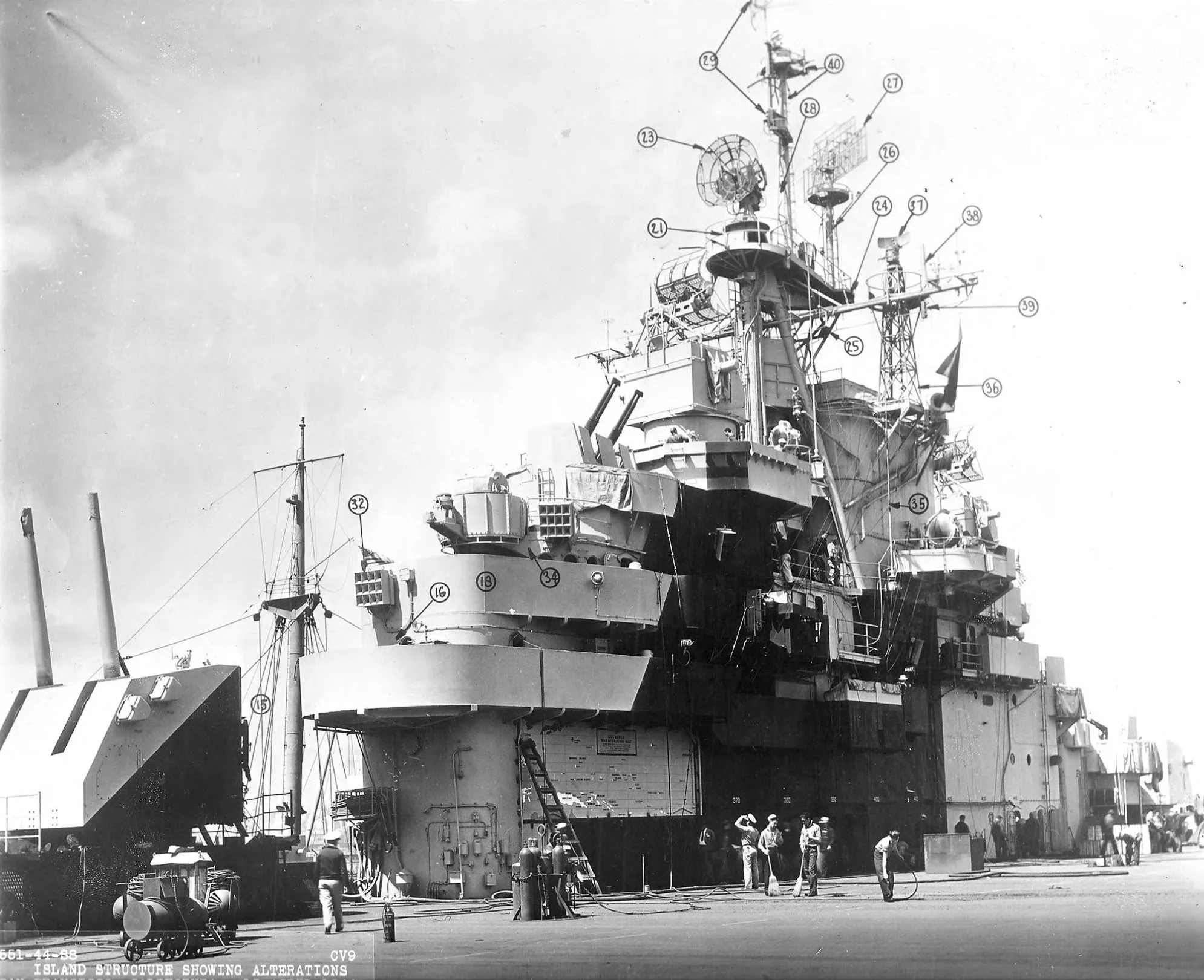 CV 9 USS Essex -037 - 1944.webp