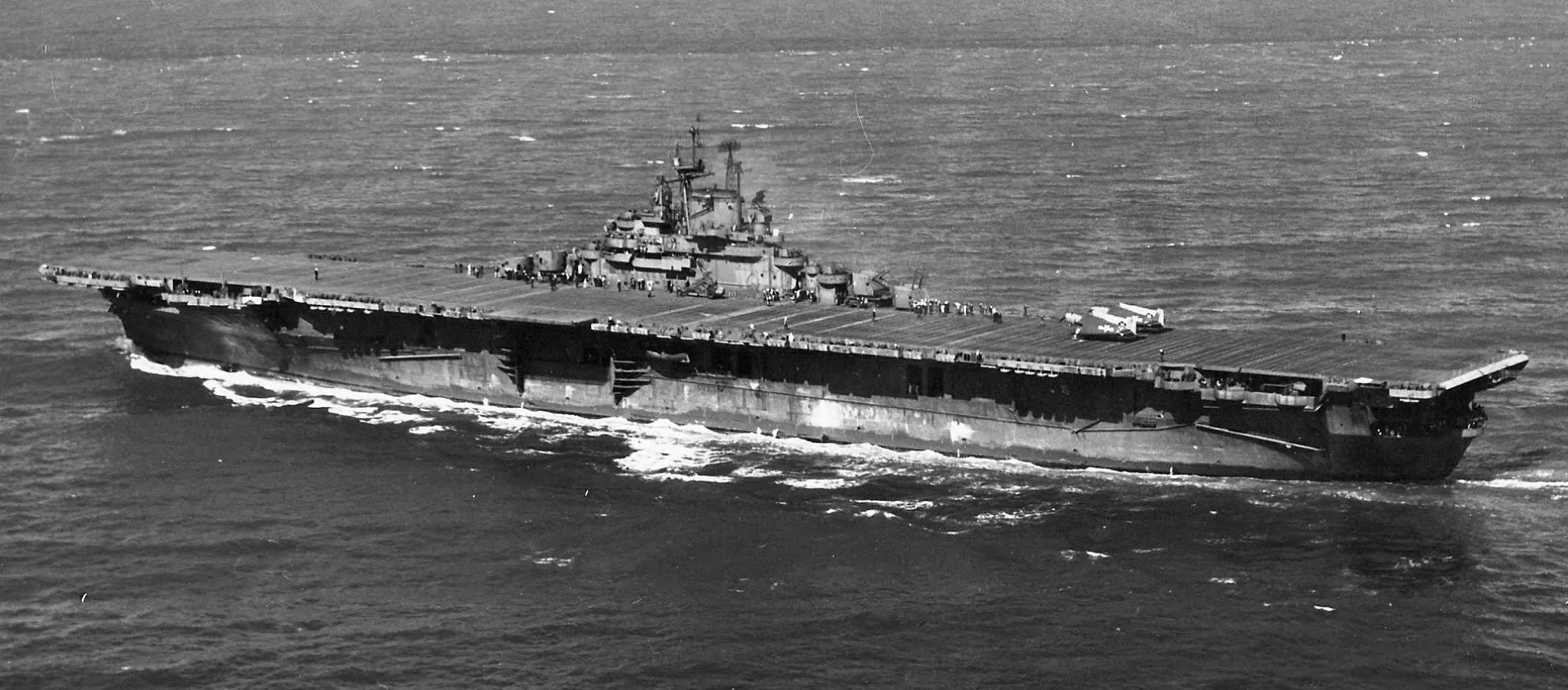 CV 9 USS Essex -038 - 1944.webp